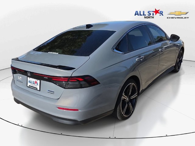 Used 2025 Honda Accord Sport image 3
