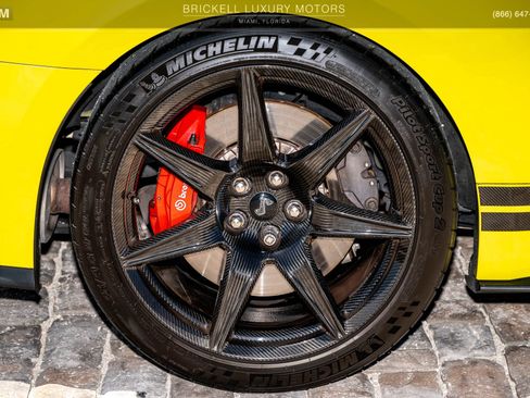 Used 2021 Ford Mustang Shelby GT500 w/ Carbon Fiber Track Pack RWD image 32