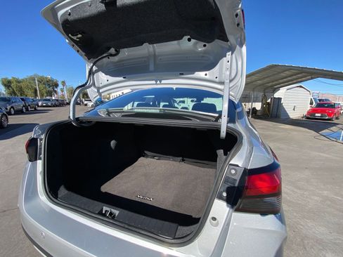 Used 2025 Nissan Versa SV image 29