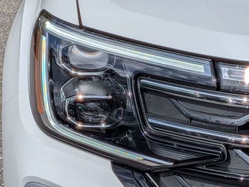 New 2026 Volkswagen Atlas Peak Edition image 9