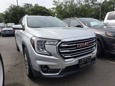 Used 2022 GMC Terrain SLT FWD image 1