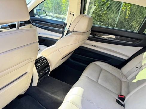 Used 2012 BMW 740Li image 33