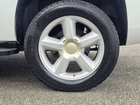 Used 2009 Chevrolet Tahoe LS w/ Skid Plate Package AWD/4WD image 37