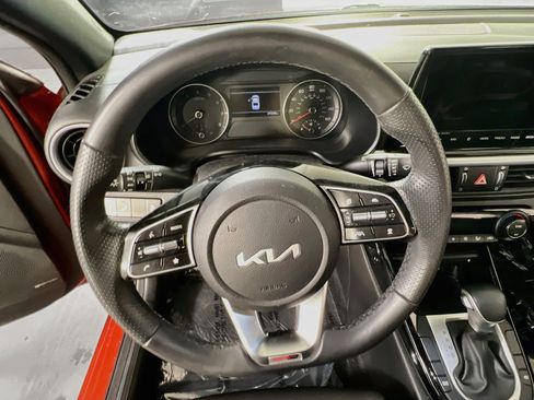 Used 2023 Kia Forte GT-Line w/ GT-Line Premium Package FWD image 11