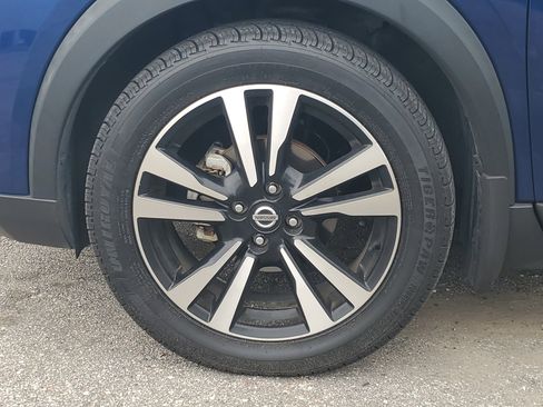 Certified 2020 Nissan Kicks SR image 4