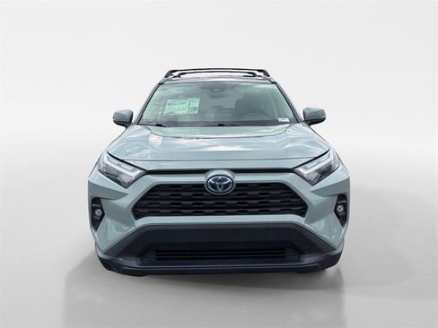 Used 2023 Toyota RAV4 XLE Premium image 9