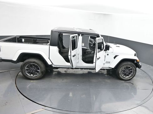 Used 2023 Jeep Gladiator Overland image 66