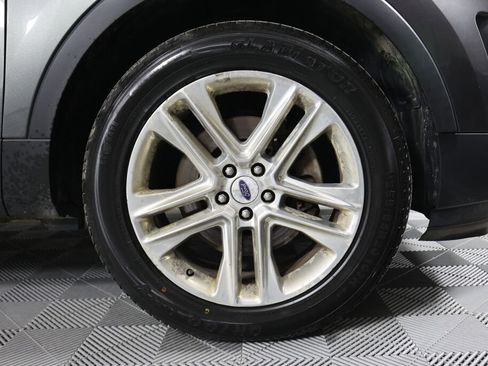 Used 2017 Ford Explorer XLT w/ Equipment Group 202A image 6