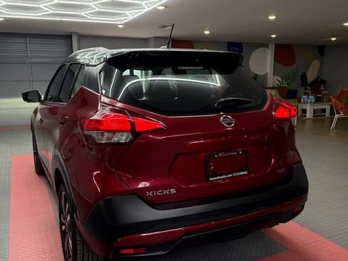 Used 2019 Nissan Kicks SR w/ Exterior Electronics Package FWD image 4