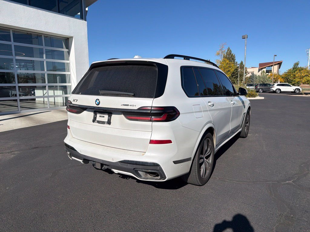 Used 2024 BMW X7 xDrive40i w/ M Sport Package AWD/4WD image 5