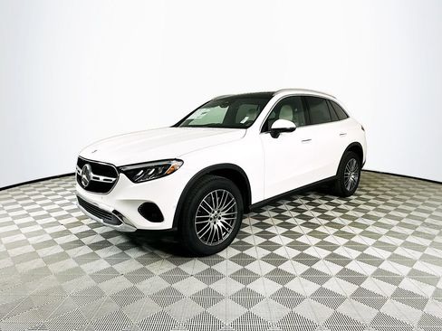 Certified 2026 Mercedes-Benz GLC 300 4MATIC image 3