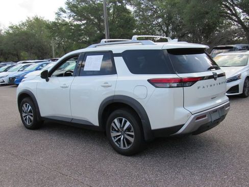Certified 2024 Nissan Pathfinder SL image 7