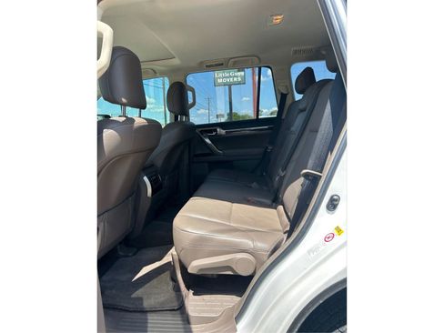 Used 2011 Lexus GX 460 image 7
