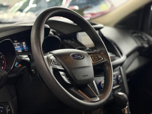Used 2017 Ford Escape SE w/ Equipment Group 201A AWD/4WD image 6