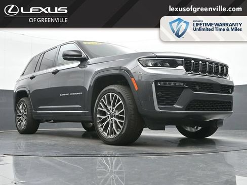 Used 2026 Jeep Grand Cherokee Summit AWD/4WD image 33