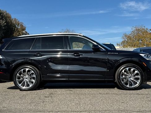 Certified 2022 Lincoln Aviator Grand Touring w/ Equipment Group 301A image 3