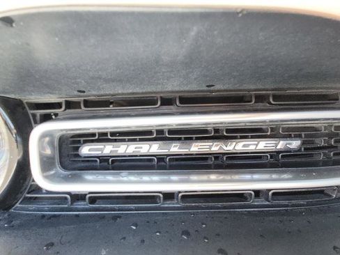 Used 2019 Dodge Challenger SXT RWD image 29