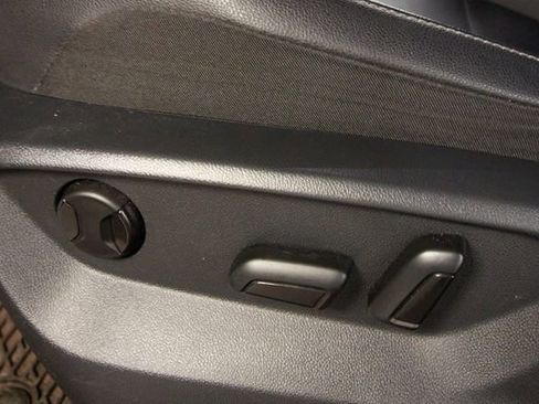 Used 2020 Volkswagen Tiguan SEL w/ Tiguan Two-Row MDO Package image 10