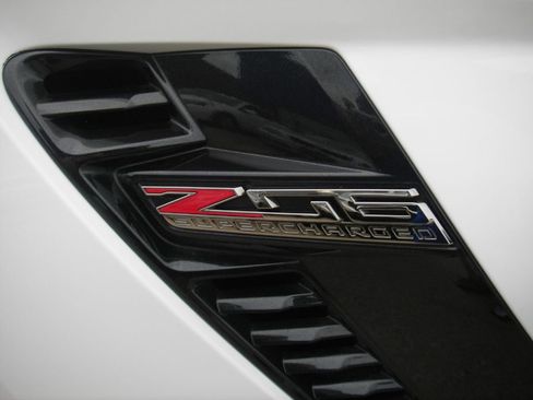 Used 2016 Chevrolet Corvette Z06 w/ 3LZ Preferred Equipment Group RWD image 66