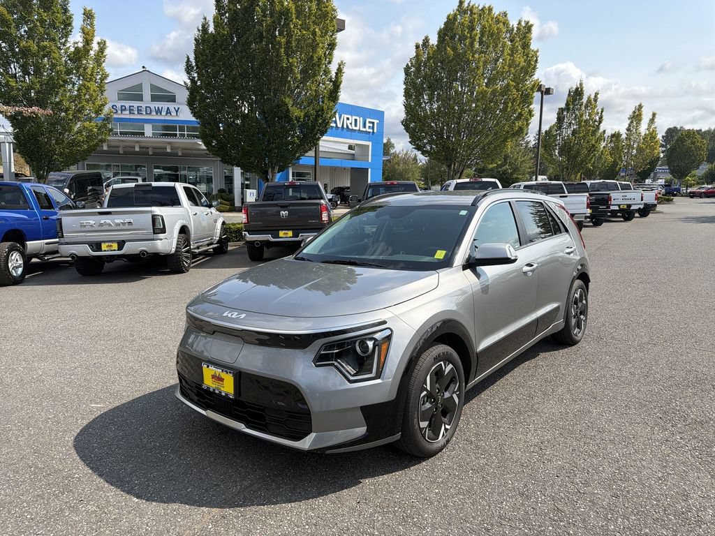 Used 2024 Kia Niro Wind w/ Wind Preserve Package FWD image 5