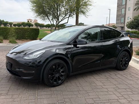 Used 2022 Tesla Model Y Long Range AWD/4WD image 6