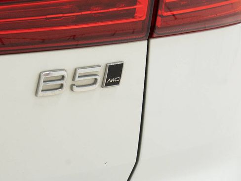 Used 2023 Volvo XC60 B5 Plus AWD/4WD image 13