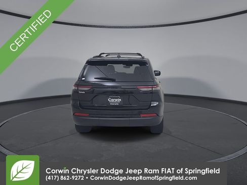 Used 2023 Jeep Grand Cherokee Altitude AWD/4WD image 13