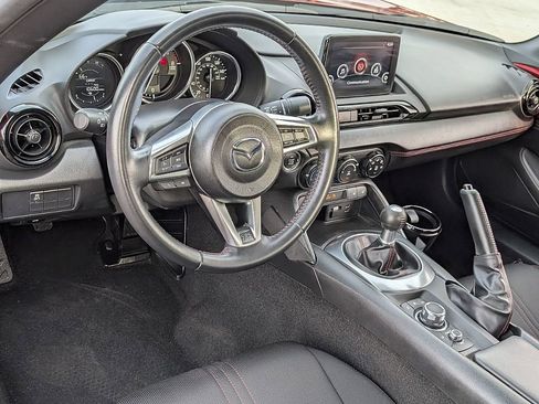 Used 2019 MAZDA MX-5 Miata Club image 25