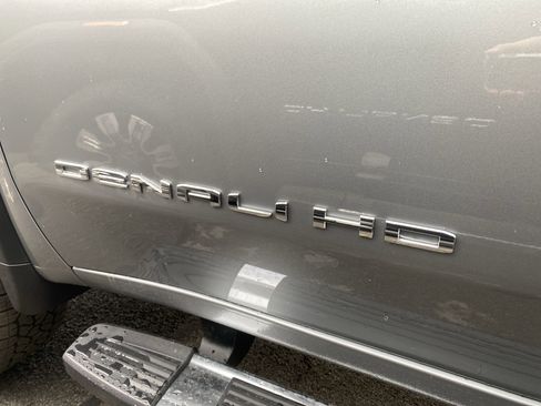 Used 2026 GMC Sierra 2500 Denali w/ Denali Reserve Package image 7