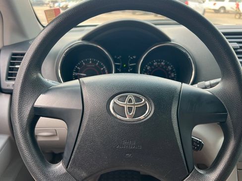 Used 2010 Toyota Highlander 4WD image 22