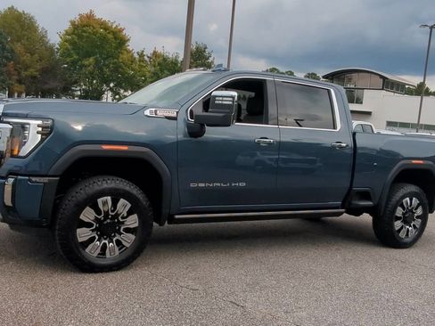 New 2025 GMC Sierra 2500 Denali w/ Denali Reserve Package image 4