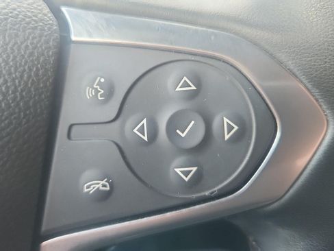 Used 2023 Chevrolet Traverse RS AWD/4WD image 17