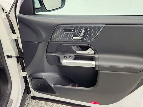 Used 2024 Mercedes-Benz EQB 250+ image 24