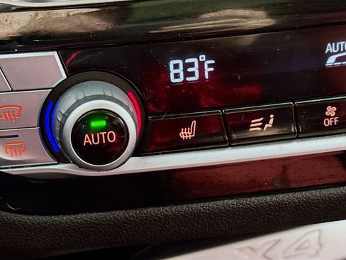 Used 2021 BMW X4 xDrive30i w/ M Sport Package image 4