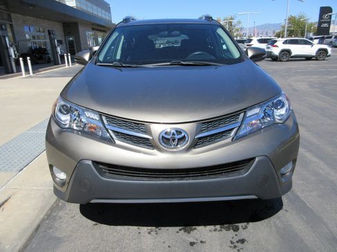 Used 2013 Toyota RAV4 XLE AWD/4WD image 15