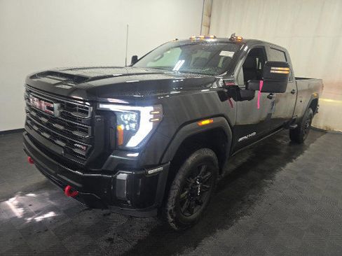 Used 2024 GMC Sierra 2500 AT4 w/ AT4 Premium Plus Package AWD/4WD image 2