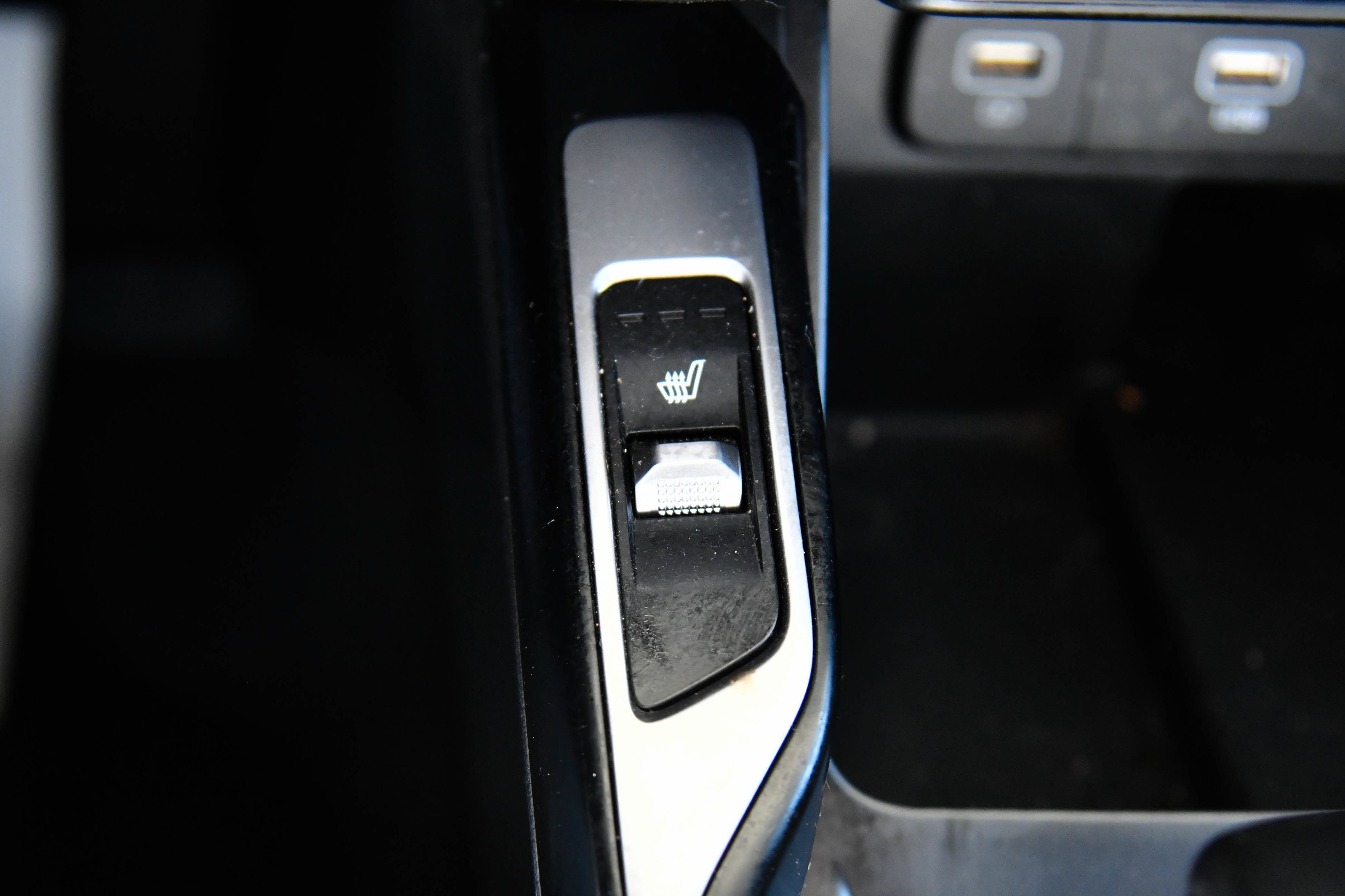 Used 2022 Kia Sorento S w/ Panoramic Sunroof Package FWD image 26