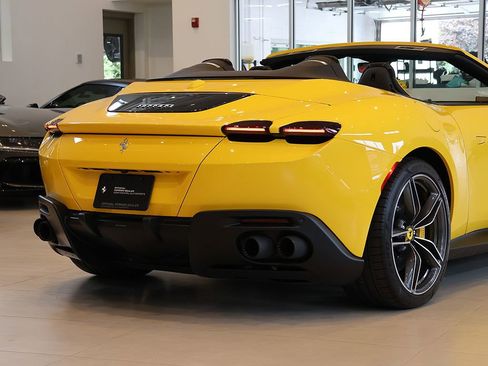 Certified 2025 Ferrari Roma Spider RWD image 56
