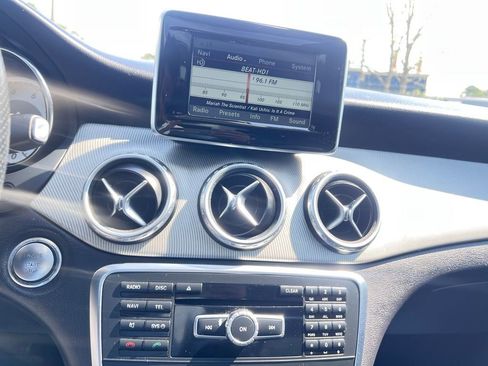 Used 2015 Mercedes-Benz GLA 250 image 14