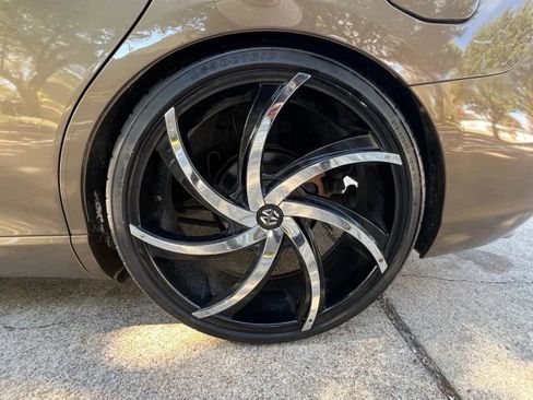 Used 2011 Toyota Venza image 13