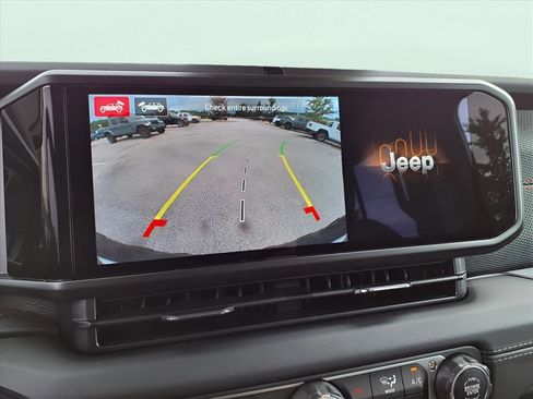 New 2025 Jeep Wrangler Rubicon w/ Technology Group image 17