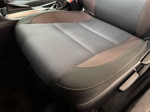 Used 2019 Toyota Corolla LE FWD image 15