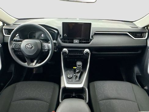 Used 2025 Toyota RAV4 XLE AWD/4WD image 13