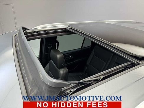 Used 2022 Chevrolet Tahoe LT w/ Luxury Package AWD/4WD image 11