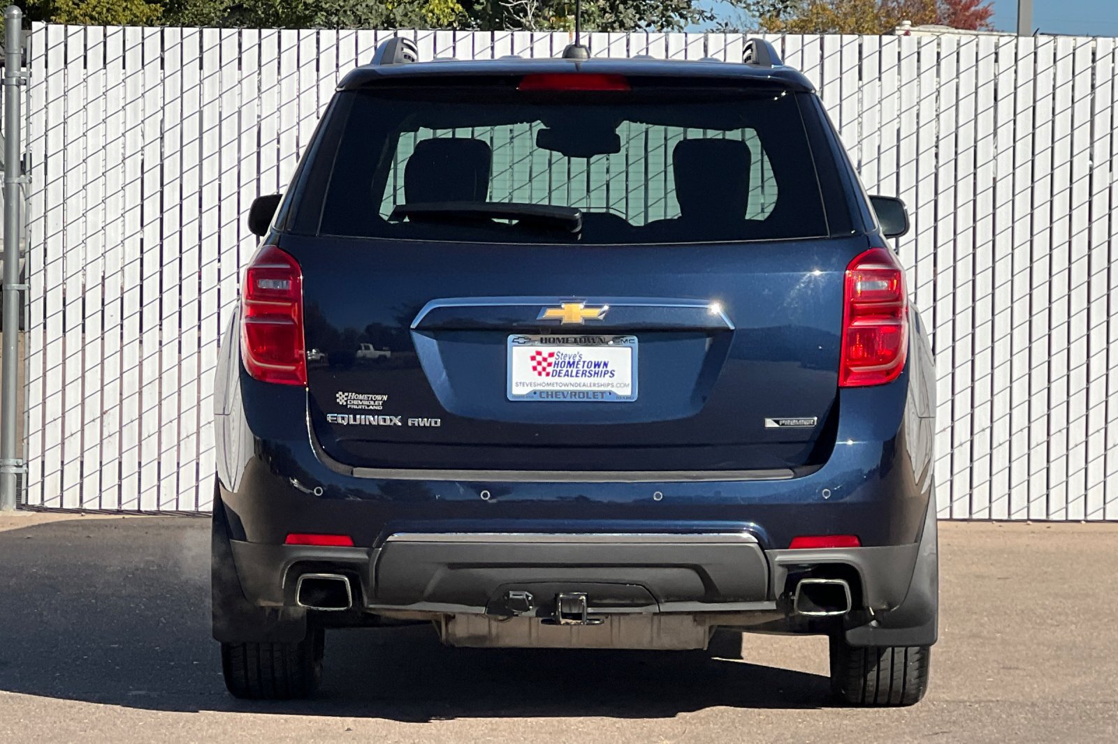 Used 2017 Chevrolet Equinox Premier w/ Enhanced Convenience Package AWD/4WD image 5