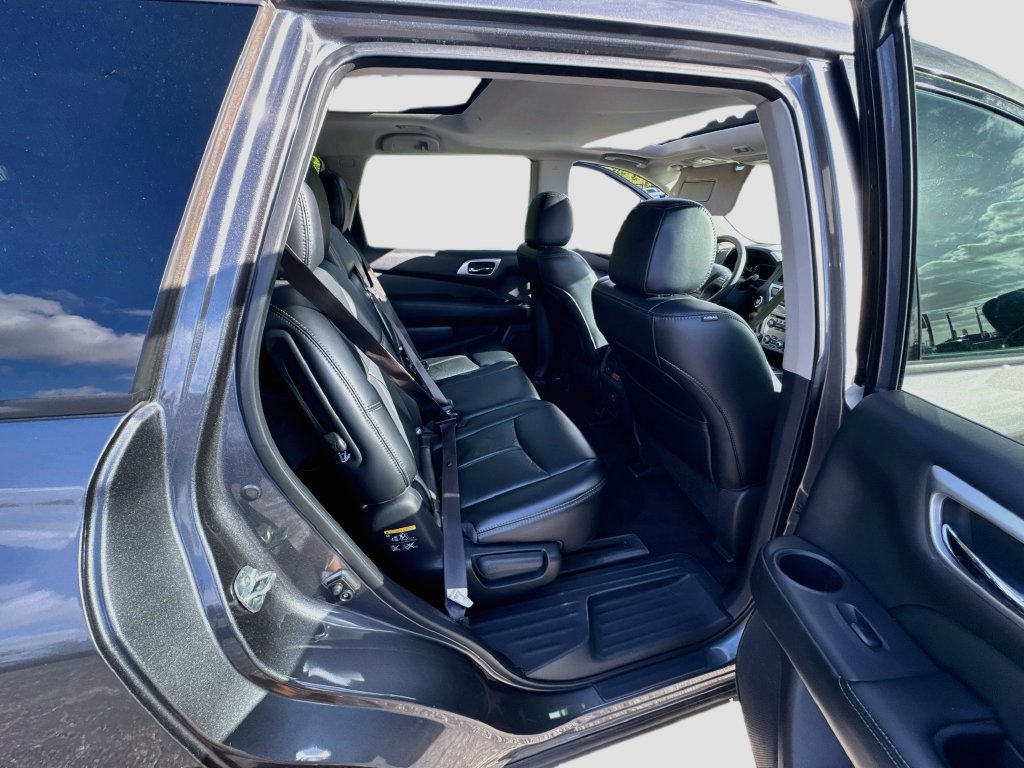 Used 2017 Nissan Pathfinder SL w/ SL Premium Package FWD image 29