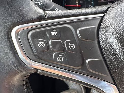 Used 2018 Chevrolet Equinox LT FWD image 22