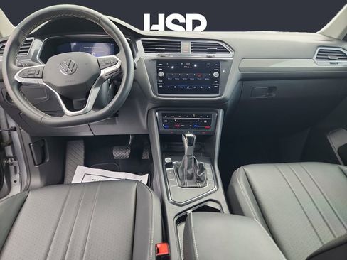 Used 2023 Volkswagen Tiguan SE FWD image 10