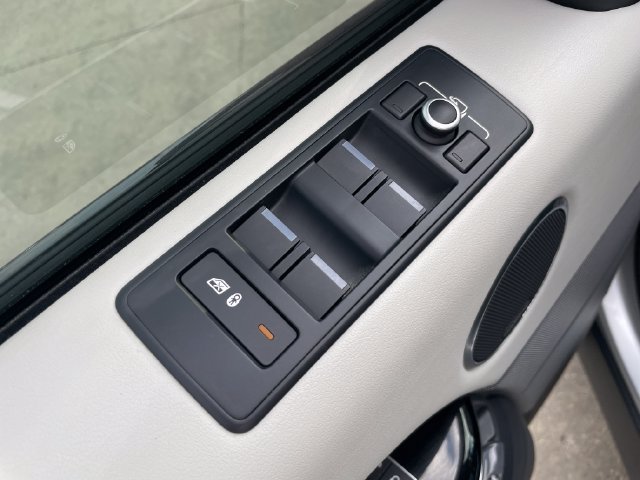 Used 2016 Land Rover Range Rover Sport Supercharged AWD/4WD image 21