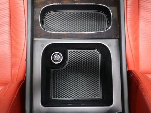 Used 2022 Bentley Bentayga AWD/4WD image 49